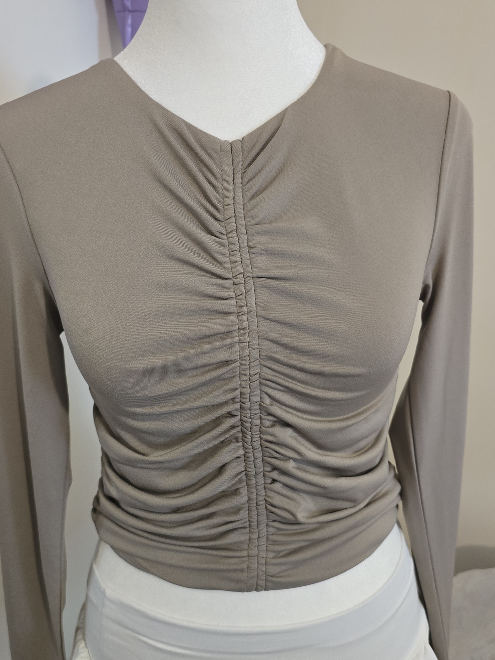 Dynamite Taupe Ruched Front Crop Top Long Sleeve Neutral Basic XS TP Minimalist